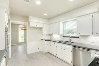 128 Catalpa Street, Lake Jackson, TX 77566 - Photo 19