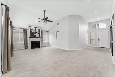 7810 Poitiers Drive, Houston, TX 77071 - Photo 3