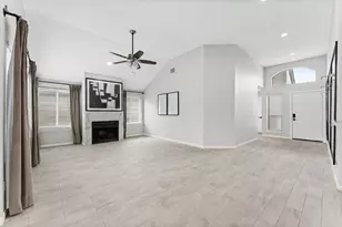 7810 Poitiers Dr, Houston, TX 77071 - Photo 3