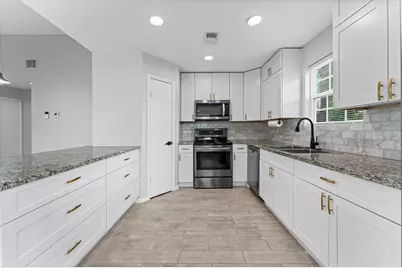 7810 Poitiers Drive, Houston, TX 77071 - Photo 9