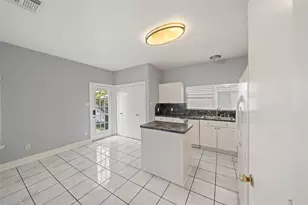15931 S Alley Ct, Houston, TX 77082 - Photo 9