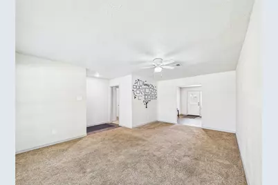 302 Sycamore Drive, Hitchcock, TX 77563 - Photo 5