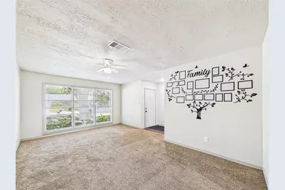 302 Sycamore Drive, Hitchcock, TX 77563 - Photo 7