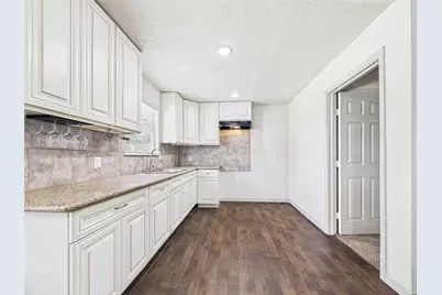 302 Sycamore Drive, Hitchcock, TX 77563 - Photo 13
