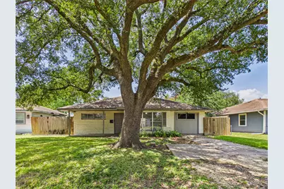 302 Sycamore Drive, Hitchcock, TX 77563 - Photo 1