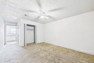 302 Sycamore Dr, Hitchcock, TX 77563 - Photo 19