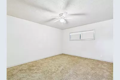 302 Sycamore Drive, Hitchcock, TX 77563 - Photo 19