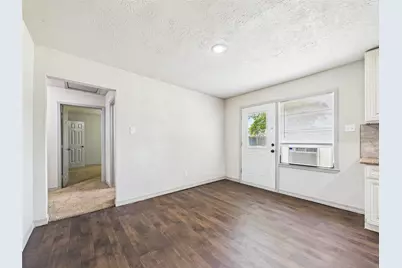 302 Sycamore Drive, Hitchcock, TX 77563 - Photo 11