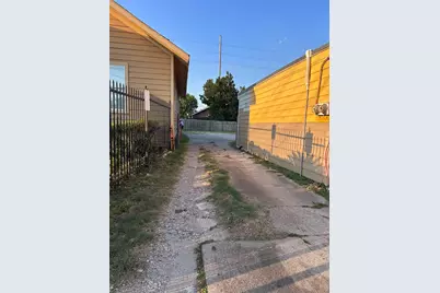 6713 Canal Street #1, Houston, TX 77011 - Photo 13