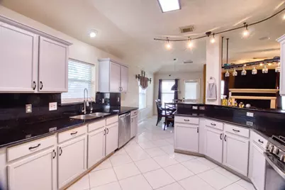 7911 Pelican Lane, Baytown, TX 77523 - Photo 11