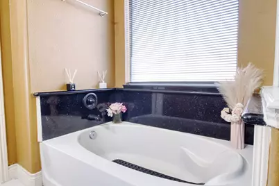 7911 Pelican Lane, Baytown, TX 77523 - Photo 17