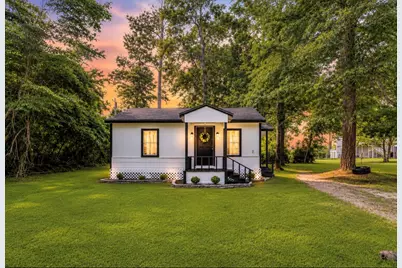 520 Lakeshore Drive, Cleveland, TX 77327 - Photo 1