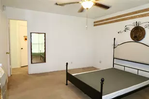 10339 Gulfstream Ln, Sugar Land, TX 77498 - Photo 5