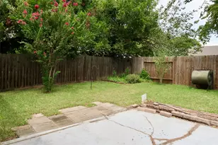 10339 Gulfstream Ln, Sugar Land, TX 77498 - Photo 11