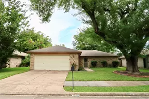 10339 Gulfstream Ln, Sugar Land, TX 77498 - Photo 1