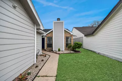 11830 Plumpoint Drive, Houston, TX 77099 - Photo 5