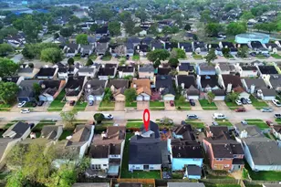 11830 Plumpoint Dr, Houston, TX 77099 - Photo 3