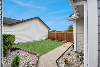 11830 Plumpoint Drive, Houston, TX 77099 - Photo 9
