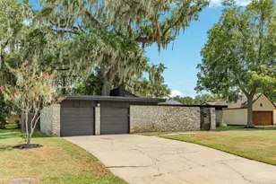 2219 River Oaks Dr, West Columbia, TX 77486 - Photo 39