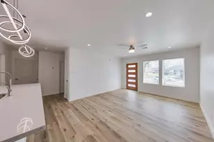 3635 Ward St, Houston, TX 77021 - Photo 9