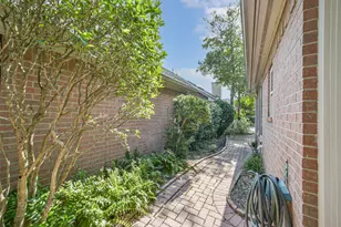 13727 Aspen Cove Dr, Houston, TX 77077 - Photo 25