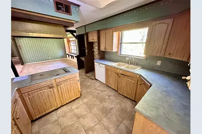 300 Holly Drive, Baytown, TX 77520 - Photo 11