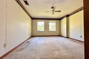 300 Holly Dr, Baytown, TX 77520 - Photo 15