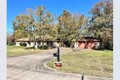 300 Holly Drive, Baytown, TX 77520 - Photo 3