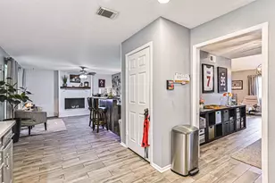 115 Lazy Hollow Dr, League City, TX 77573 - Photo 11