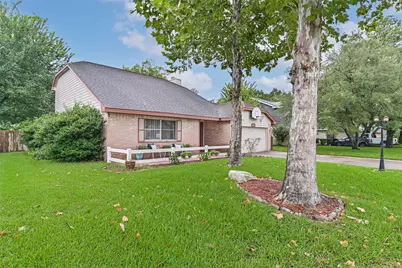 115 Lazy Hollow Drive, League City, TX 77573 - Photo 3