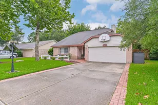 115 Lazy Hollow Dr, League City, TX 77573 - Photo 3