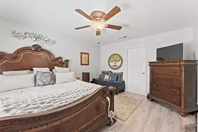 405 Hawks View Drive, Texas City, TX 77568 - Photo 9
