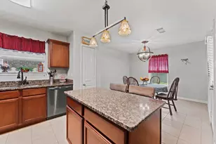 405 Hawks View Dr, Texas City, TX 77568 - Photo 7
