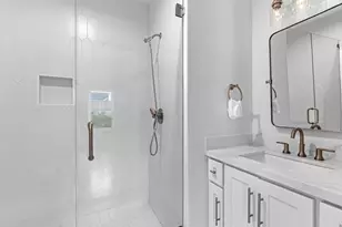 2147 Colquitt St, Houston, TX 77098 - Photo 13