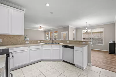1225 N Riviera Circle, Pearland, TX 77581 - Photo 11