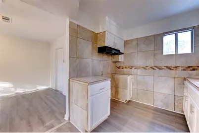 9321 Cathedral Drive, Houston, TX 77051 - Photo 15