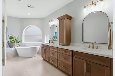 68 E Sandalbranch Circle, The Woodlands, TX 77382 - Photo 21