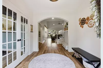 68 E Sandalbranch Circle, The Woodlands, TX 77382 - Photo 5