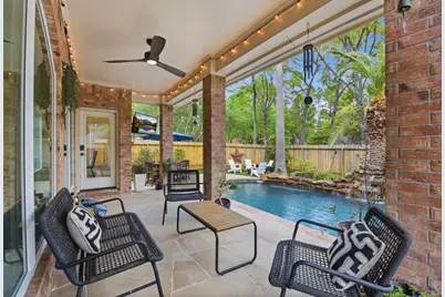 68 E Sandalbranch Circle, The Woodlands, TX 77382 - Photo 35