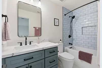 68 E Sandalbranch Circle, The Woodlands, TX 77382 - Photo 27