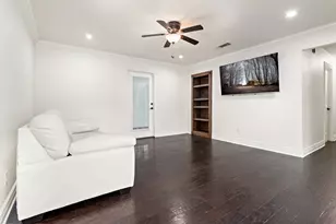 4610 Hardwood Ln, Beaumont, TX 77706 - Photo 9