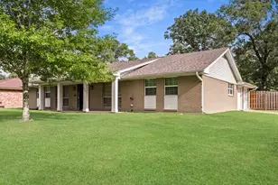 4610 Hardwood Ln, Beaumont, TX 77706 - Photo 3