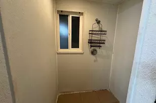 1104 Maple 1/2 St, La Marque, TX 77568 - Photo 7