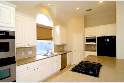3 Rockledge Drive, The Woodlands, TX 77382 - Photo 29