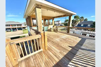 104 N Mae Circle, Crystal Beach, TX 77650 - Photo 7