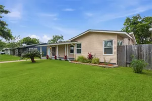1422 Wayside Dr, Texas City, TX 77590 - Photo 5