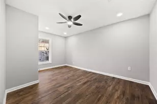 10206 Norvic St, Houston, TX 77029 - Photo 19