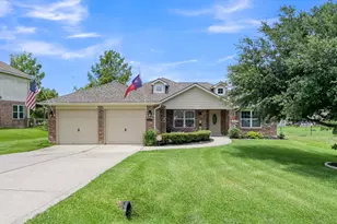 327 Cape Conroe Dr, Montgomery, TX 77356 - Photo 1