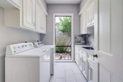 15910 S Barkers Landing Road, Houston, TX 77079 - Photo 23