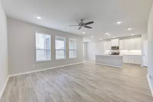 812 Laguna Grn Ln, Katy, TX 77493 - Photo 9